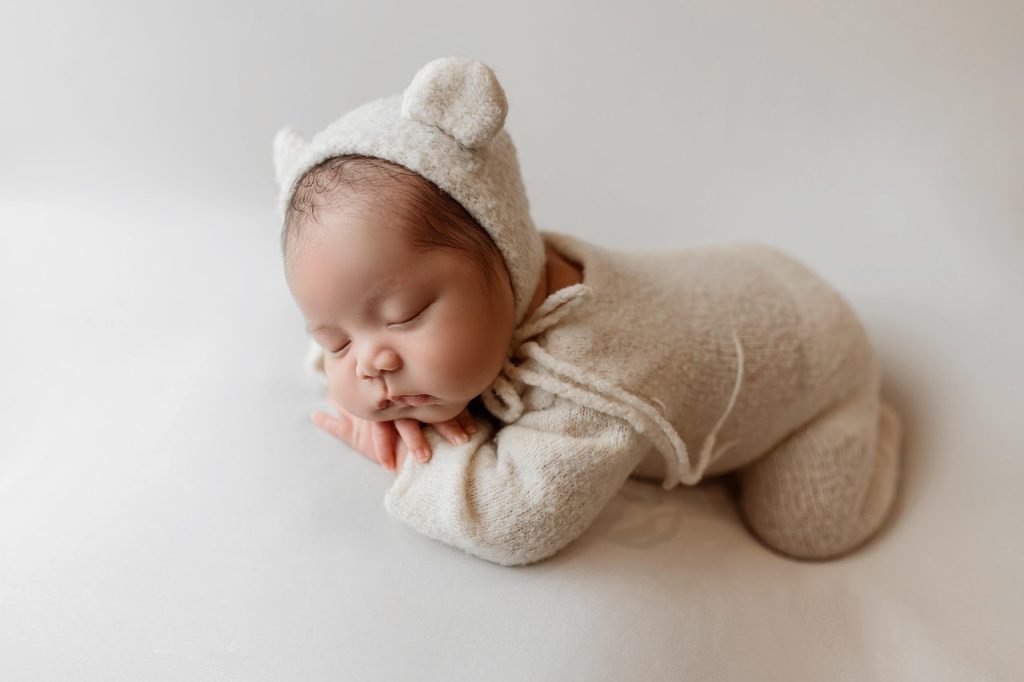 Studie visar fördelar med portabelt terapeutiskt babynest vid blodprovstagning för nyfödda: Minskad smärta och stress