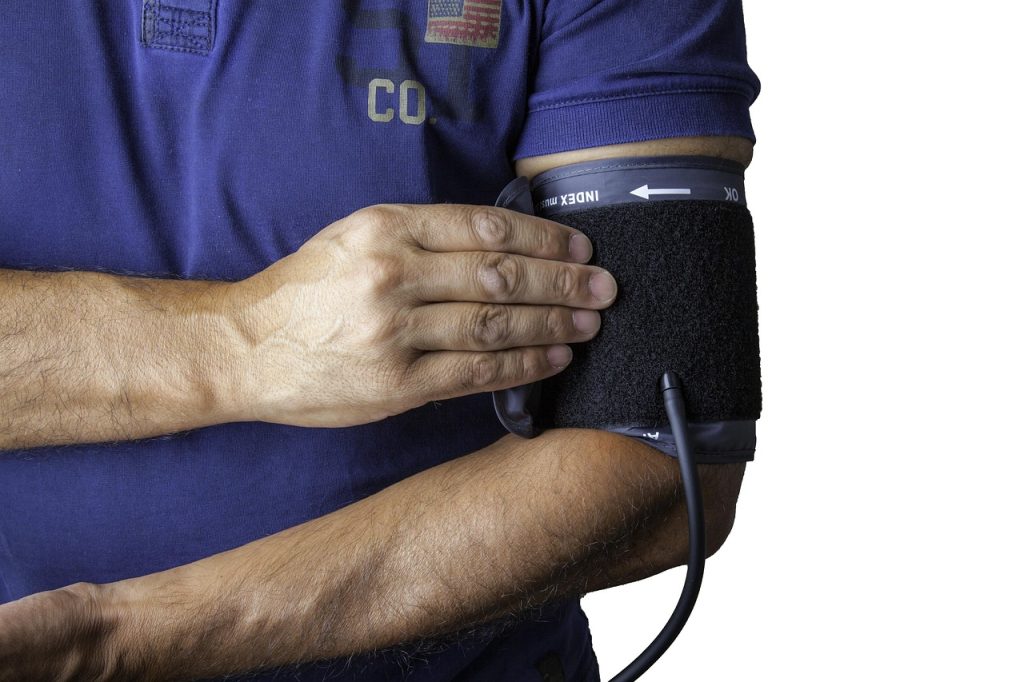 Studie rapporterar att kombinationspiller för hjärtsvikt förbättrar hjärtfunktion, symtom och livskvalitet enligt American Heart Association.