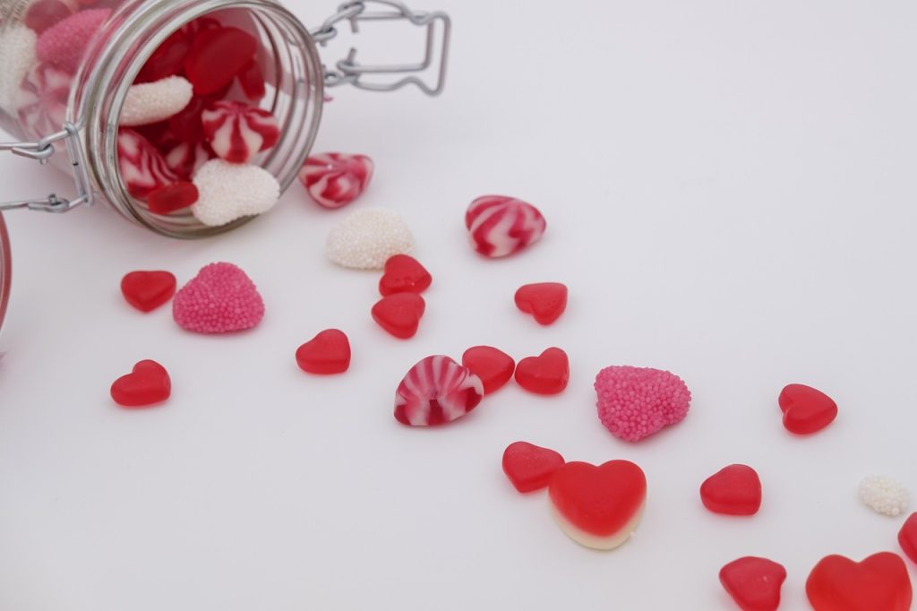 Minskningar i hjärt- och kärlsjukdomsrelaterade dödsfall, men dessa sjukdomar förblir fortfarande den främsta dödsorsaken i USA, enligt American Heart Association.